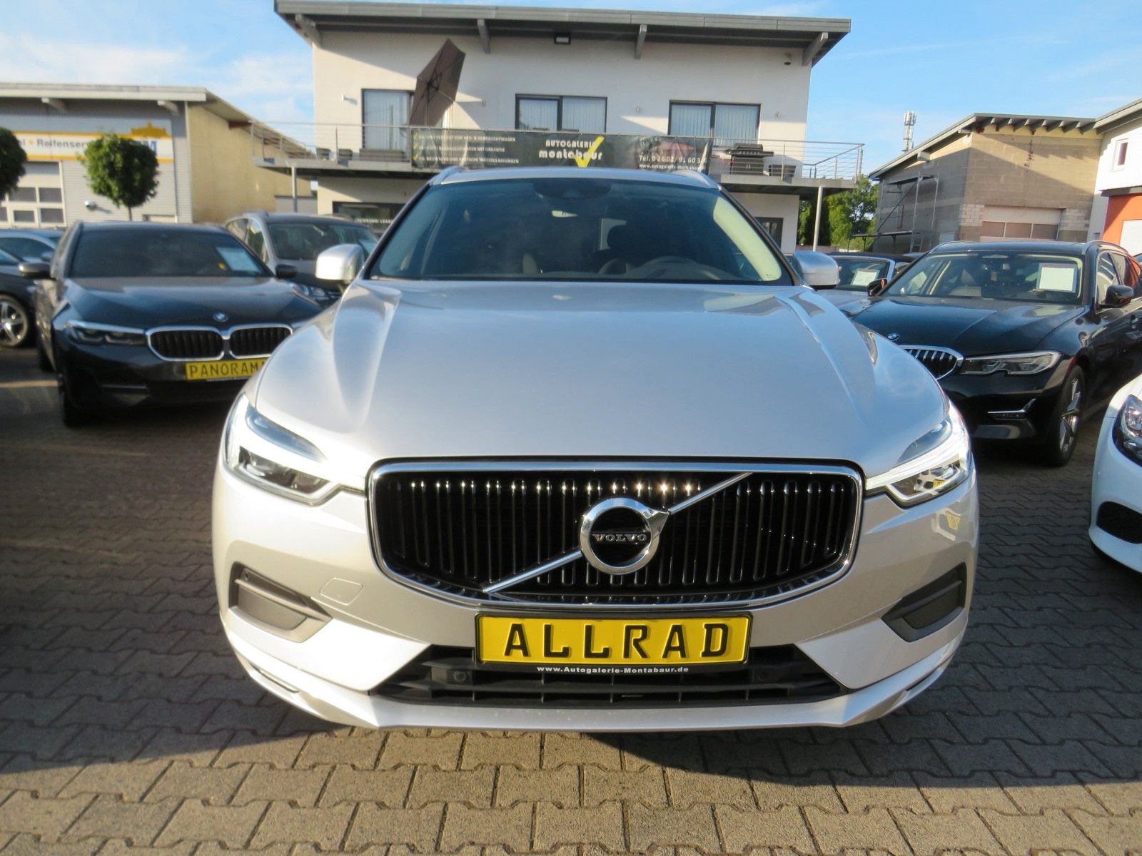 Volvo XC60 Momentum Pro AWD *PANO *AHK *KAMERA