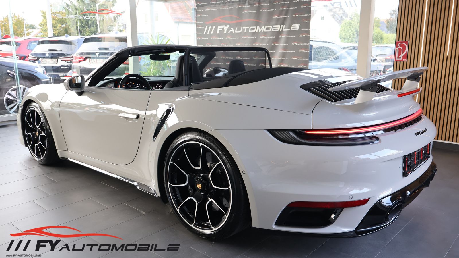 Porsche 992 Turbo S Cabriolet Lift* Keramik* Garantie*