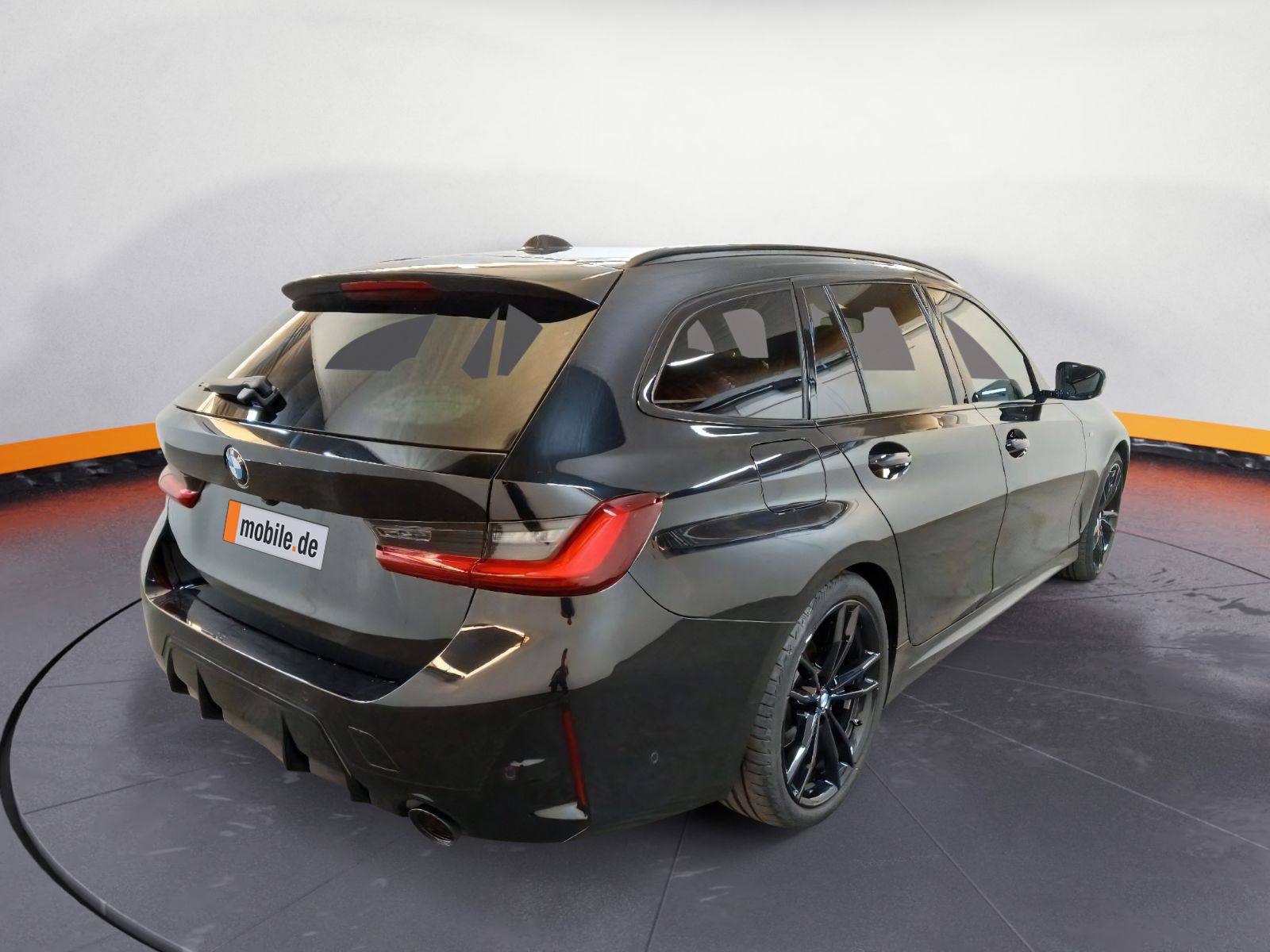 BMW 320d touring xDrive M-Sport Innovation - Samsaru's Car Outlet