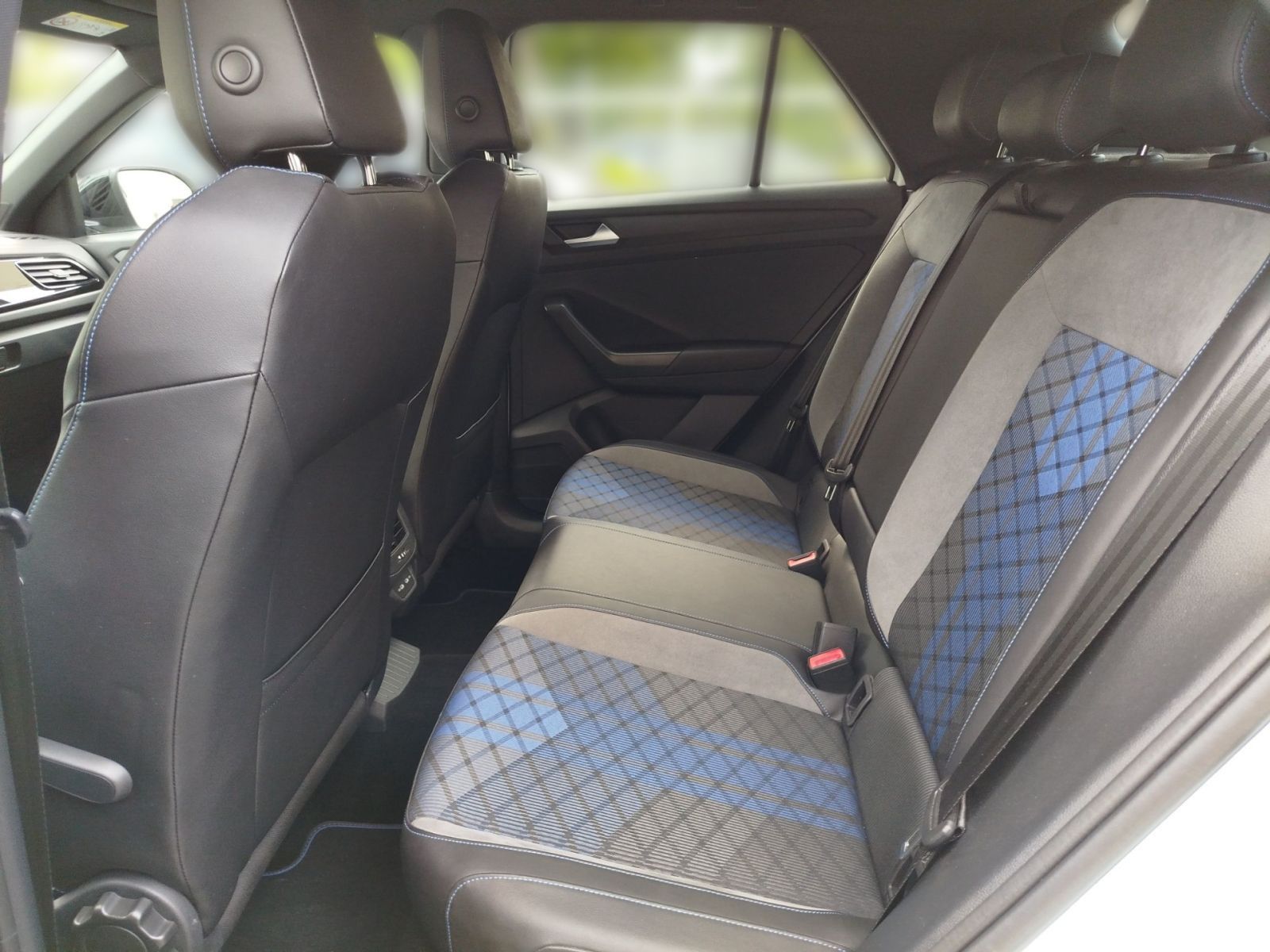 Volkswagen T-Roc 2.0 TSI DSG 4Motion R - Samsaru's Car Outlet