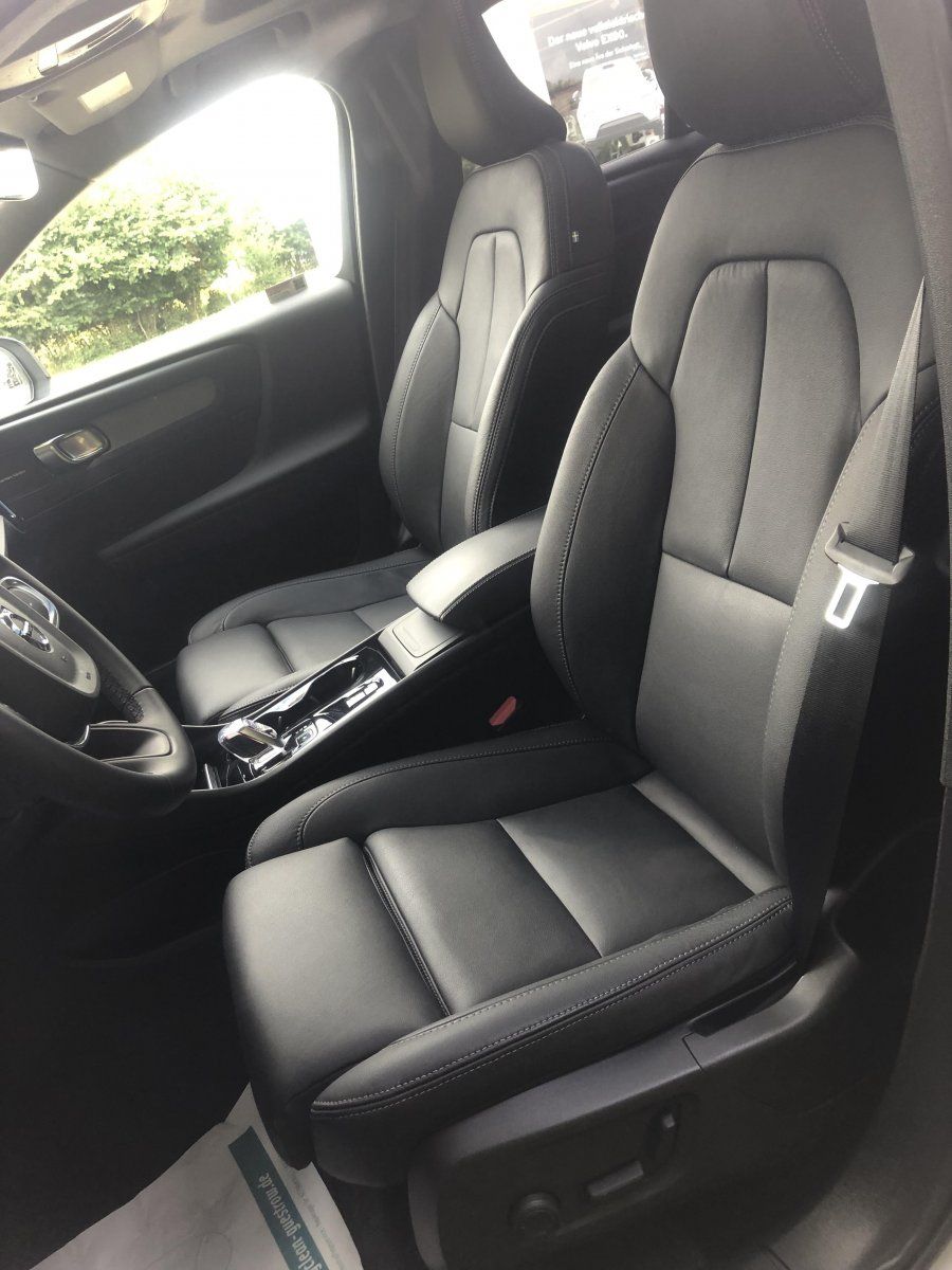 Volvo XC40 B4 Plus Dark - Samsaru's Car Outlet