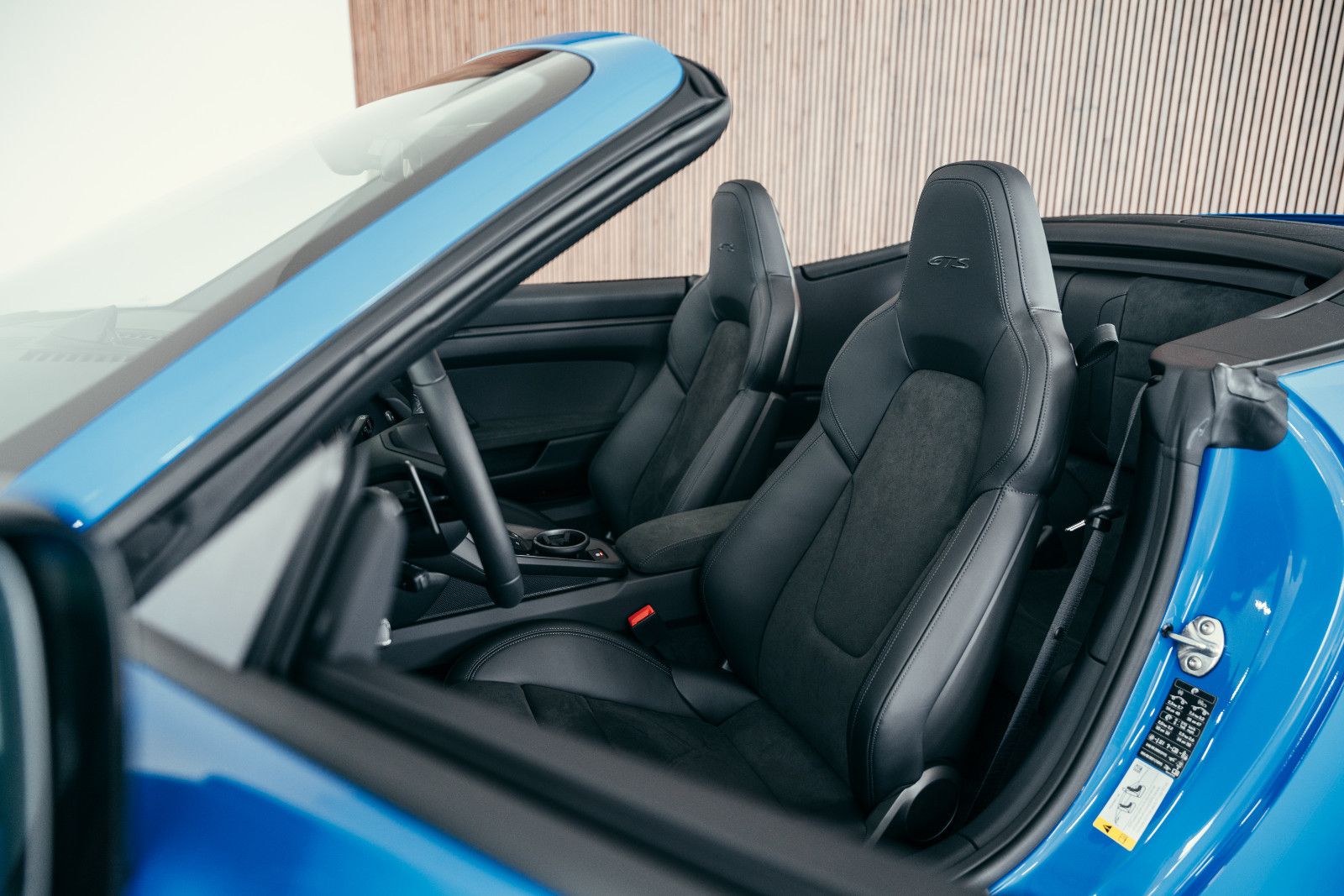 Porsche 992 Carrera 4 GTS Cabriolet, Sharkblue, MwSt awb