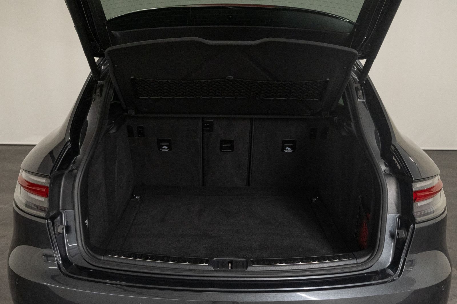 Porsche Macan S - Samsaru's Car Outlet