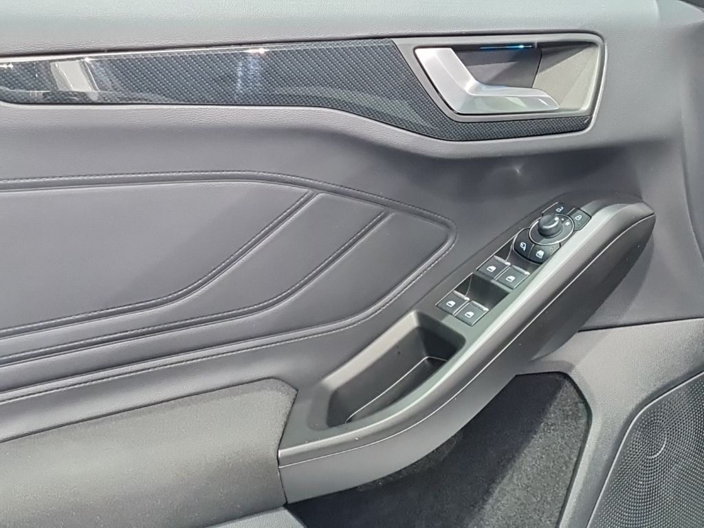 Ford Focus 1.0 EcoBoost MHEV ST-Line X*AUTO*iACC*LED*