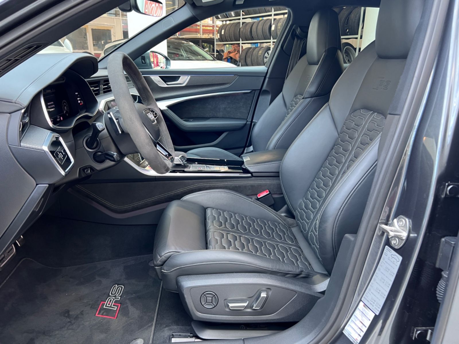 Audi RS6 4.0 TFSI  DynamikPlus+305kmh+Panoramad.+HUD