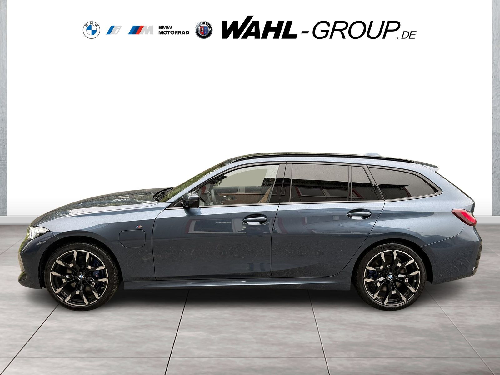 BMW 330e xDrive M Sport AHK Panorama eSitze HeadUp A