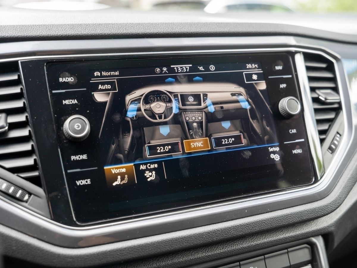 Volkswagen T-ROC Sport 1.5 TSI - Samsaru's Car Outlet