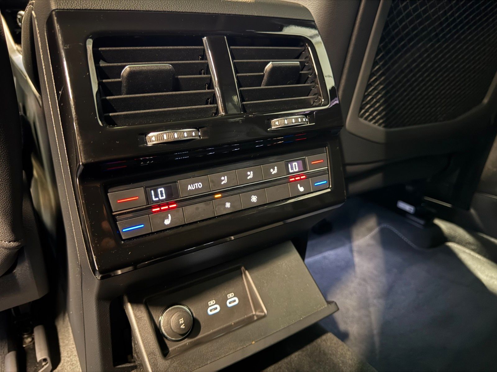 Volkswagen TOUAREG R-LINE 4M. 3.0TDI*LUFTFEDER*PANO*STDHZ