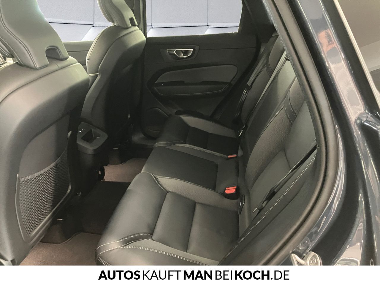 Volvo XC60 B5 AWD PlusDark ACC BLIS AHK 4xSHz VLED H&K