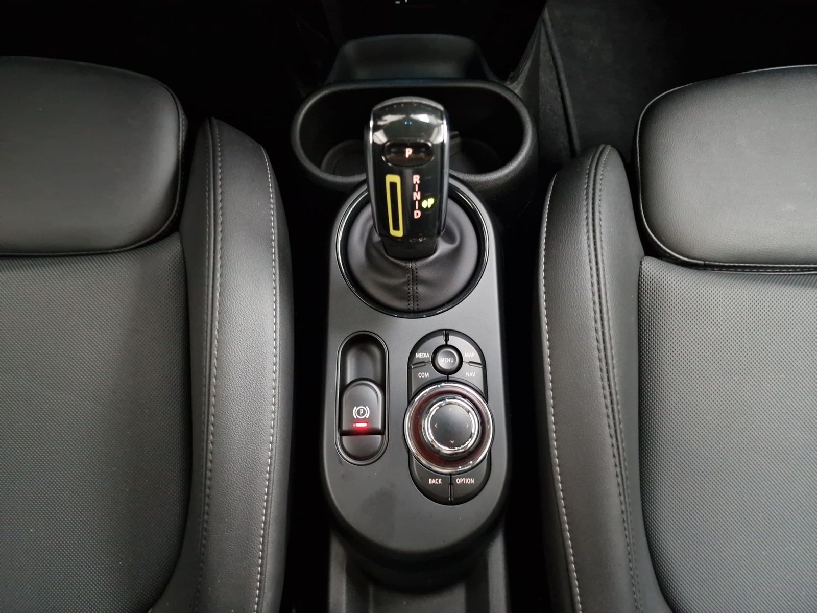 MINI Cooper SE 3-T. Classic - Samsaru's Car Outlet