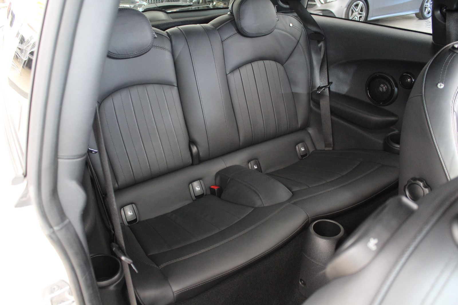 MINI COOPER SE Yours Trim Edition - Samsaru's Car Outlet