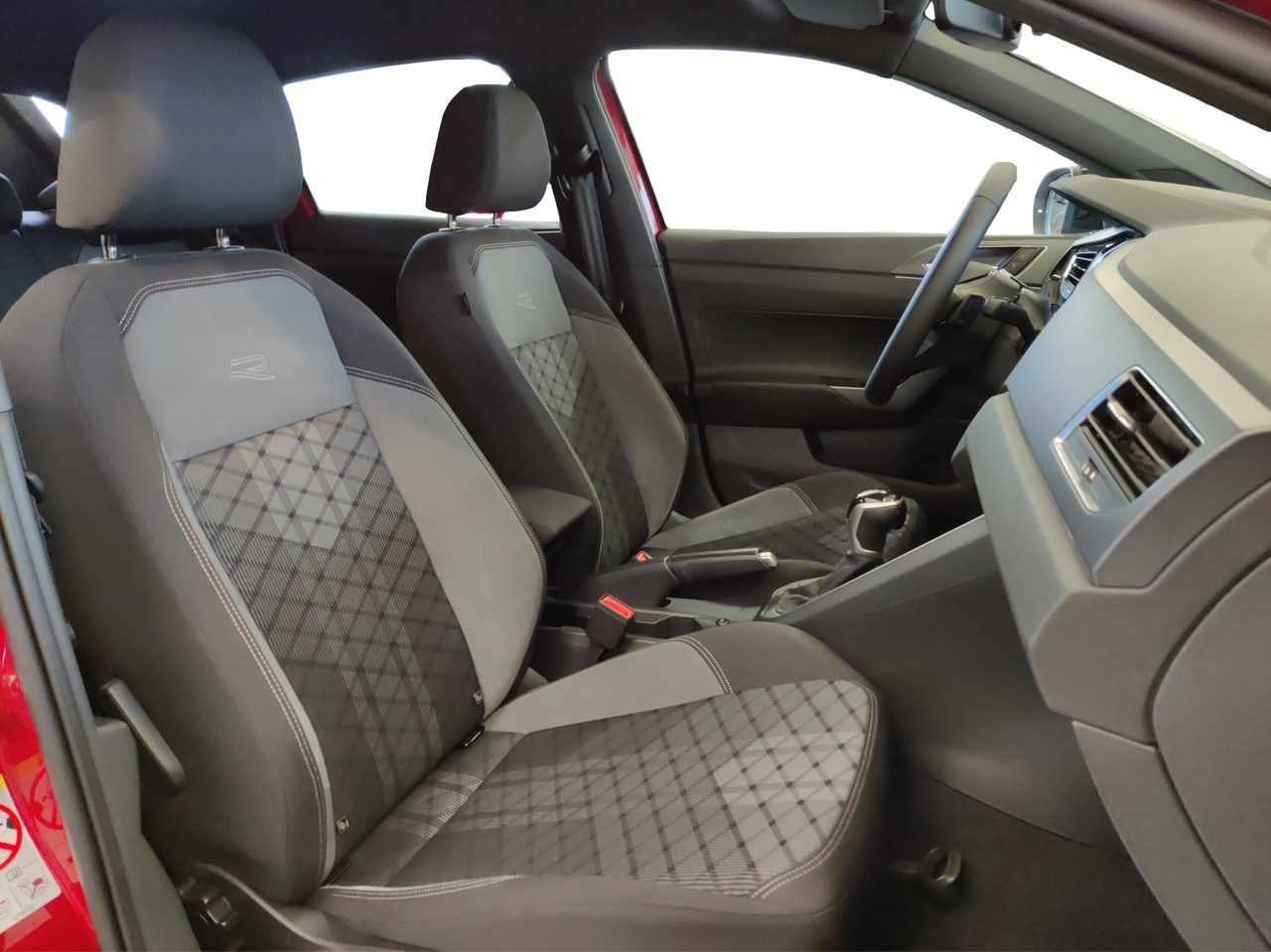 Volkswagen Taigo 1.5 TSI DSG R-Line - Samsaru's Car Outlet