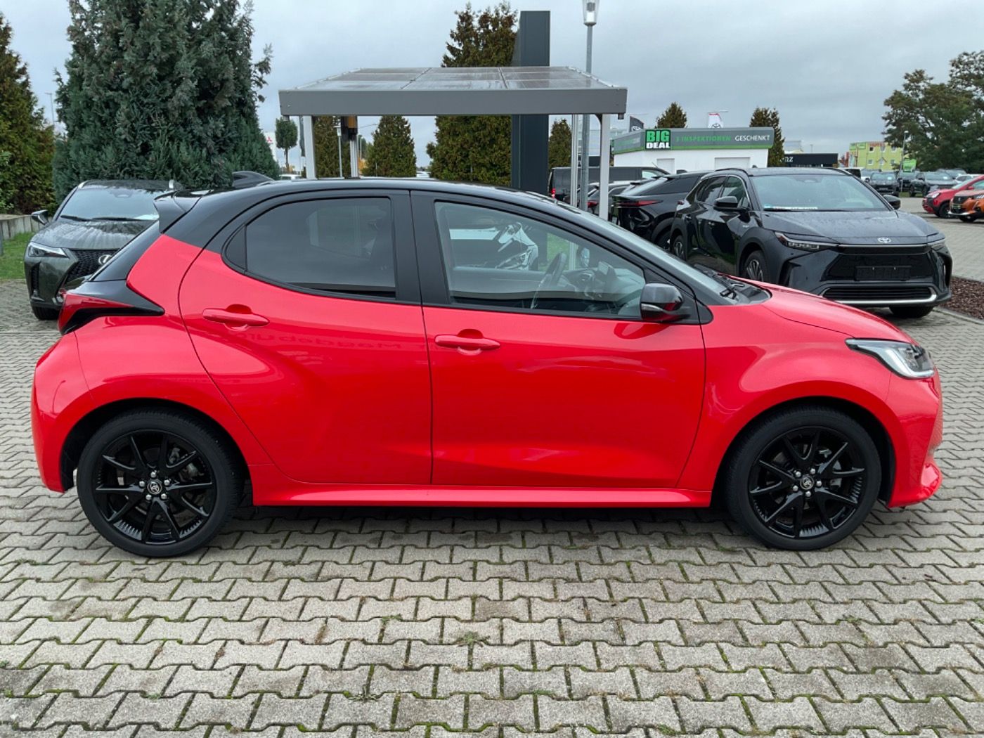 Toyota Yaris 1.5 Style ACC+LED+Navi+Pano+SD+SHZ+2xKlima