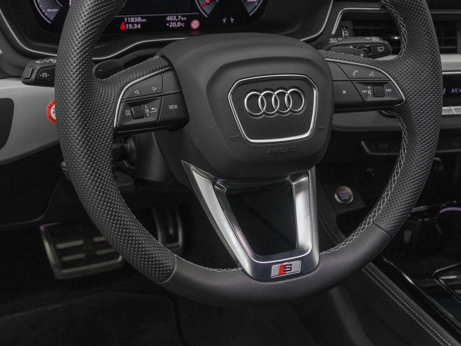 Audi A4 Avant 40 TFSI Q 2x S LINE MATRIX AHK LM19 KAM