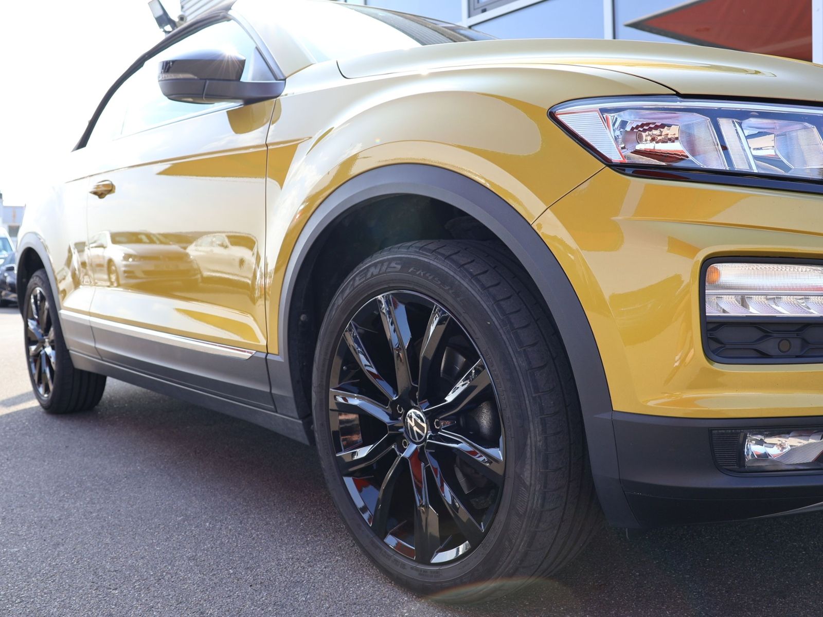 Volkswagen T-Roc Style - Samsaru's Car Outlet