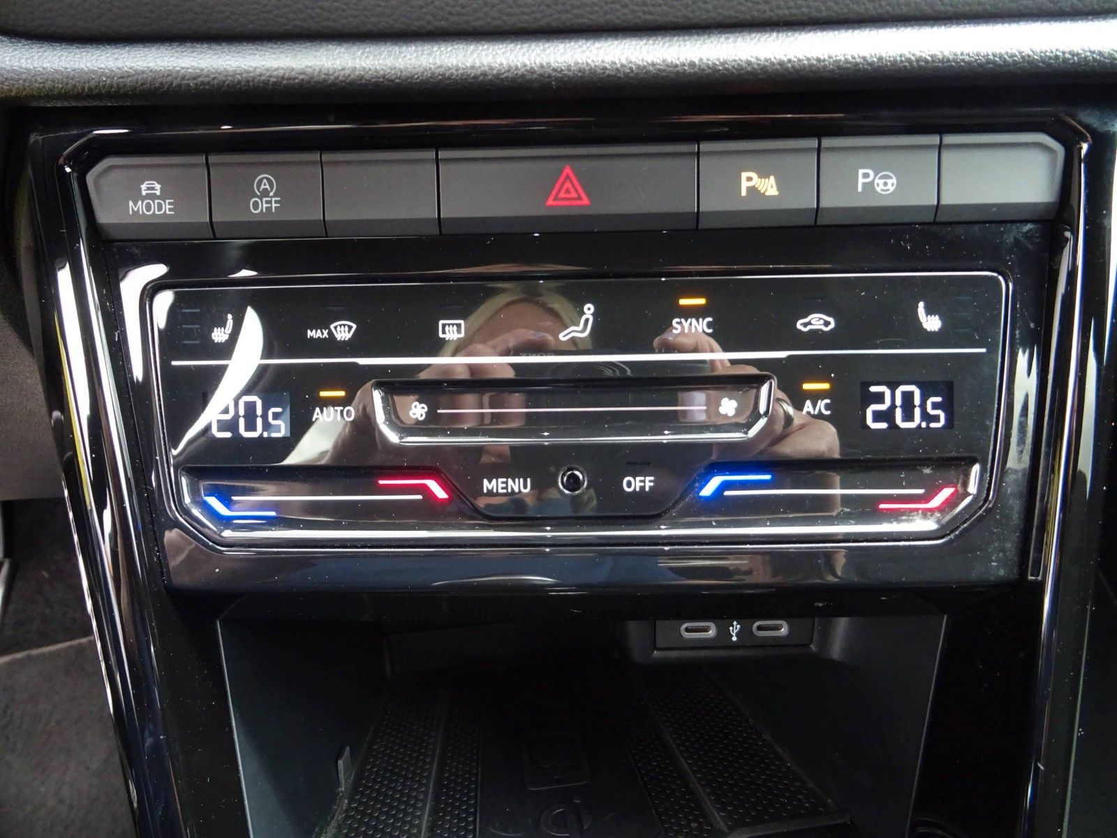Volkswagen T-Roc R-Line - Samsaru's Car Outlet