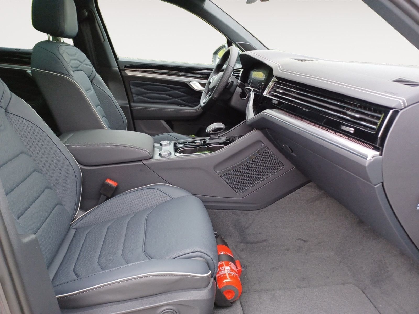Volkswagen Touareg R-Line FINAL EDITION Black Style VOLL