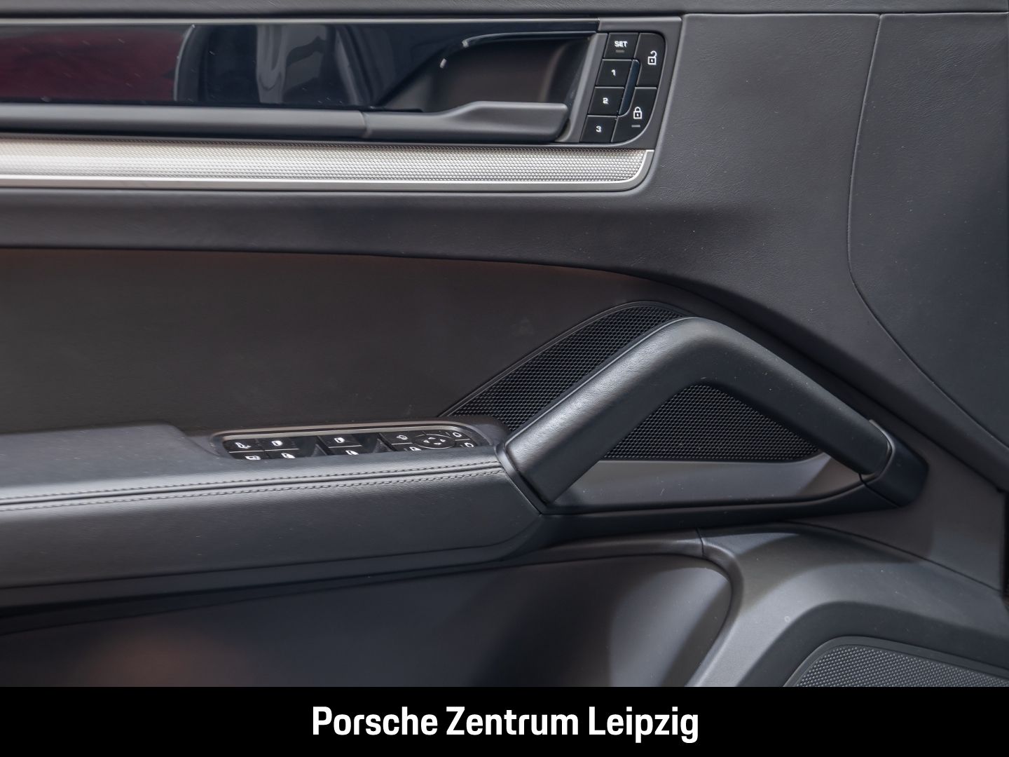 Porsche Cayenne S E-Hybrid PDCC Sitzlüftung InnoDrive He