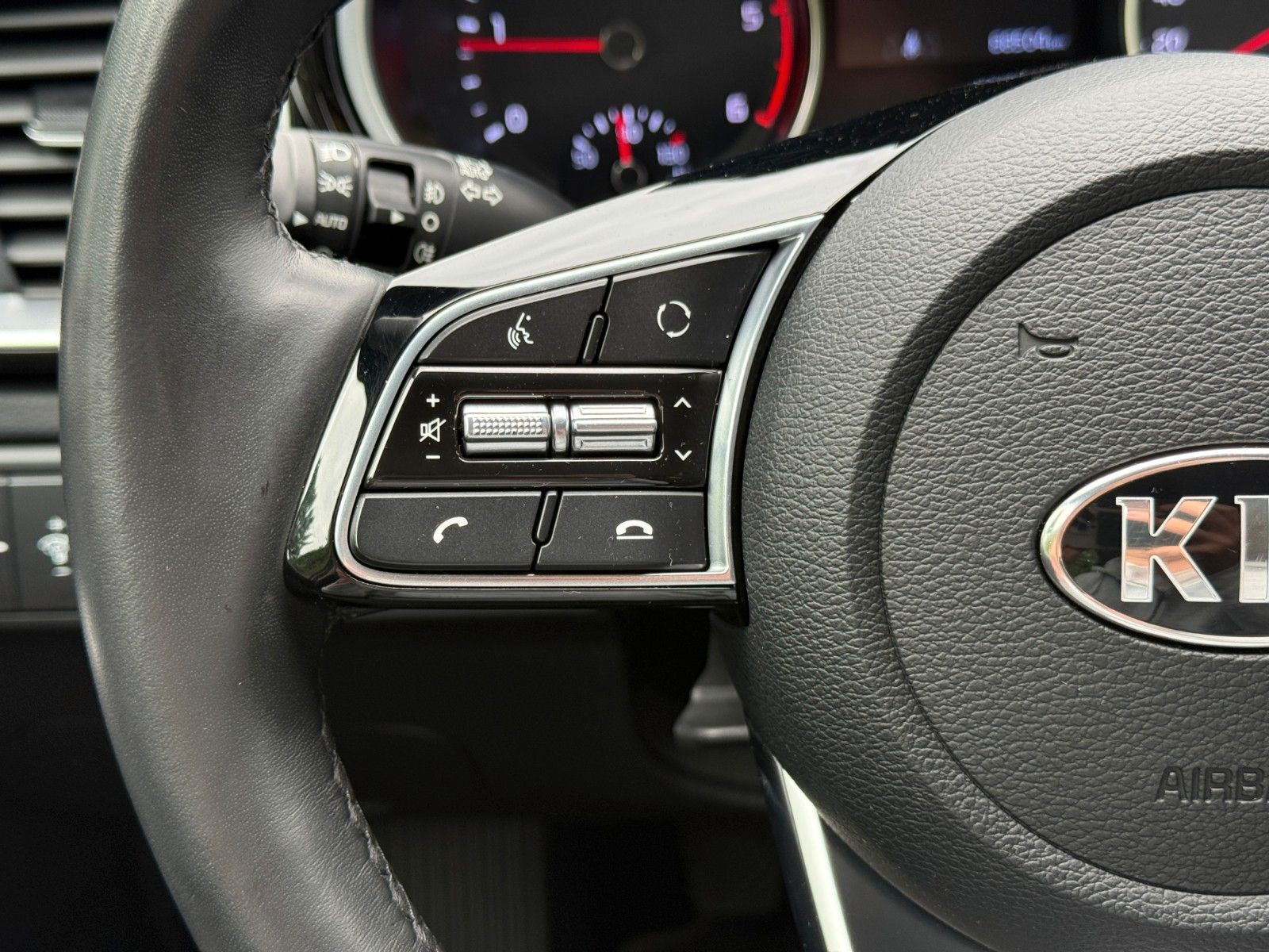Kia Ceed 1.6 CRDi Vision - Samsaru's Car Outlet
