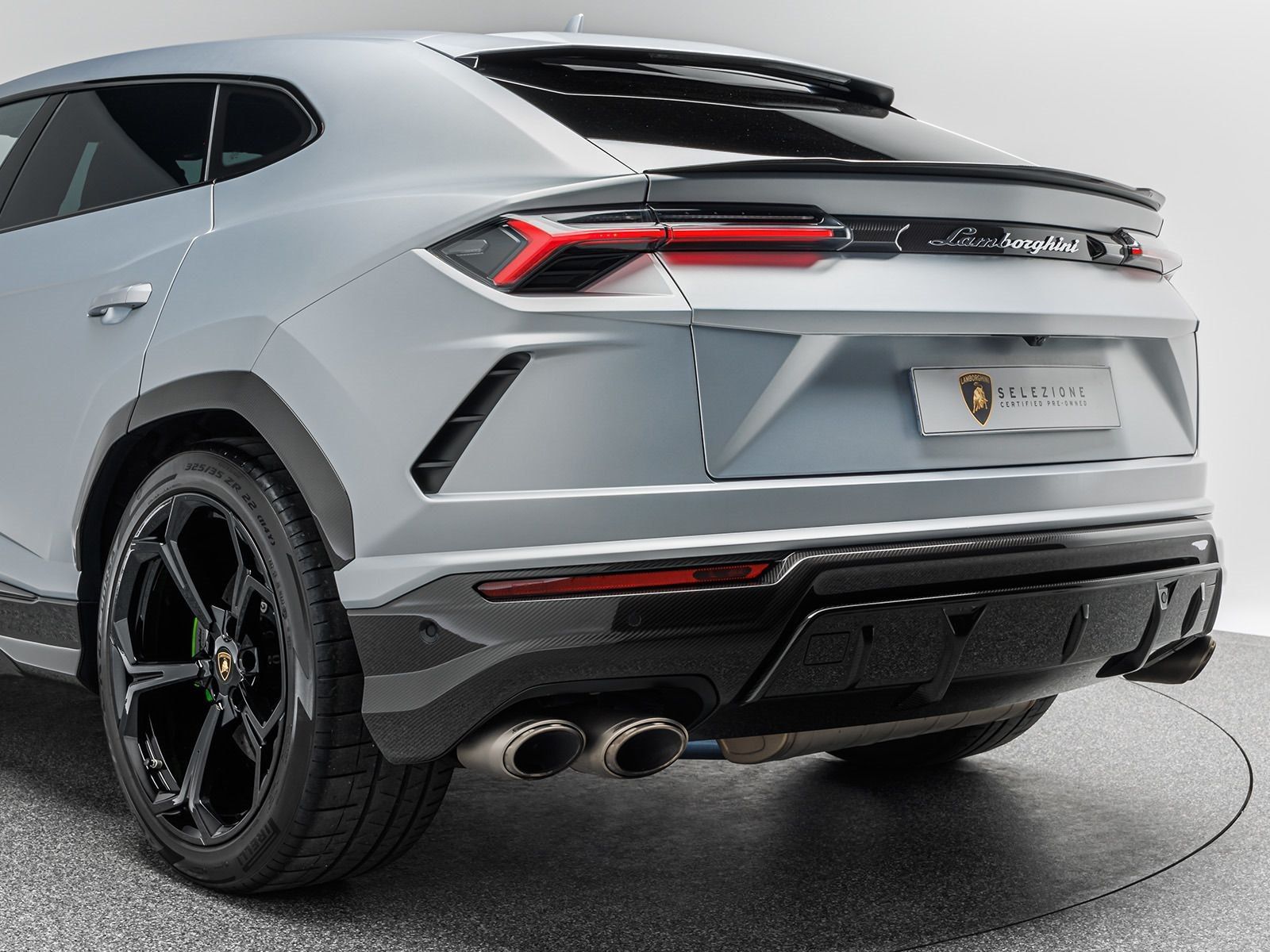 Lamborghini Urus - Samsaru's Car Outlet