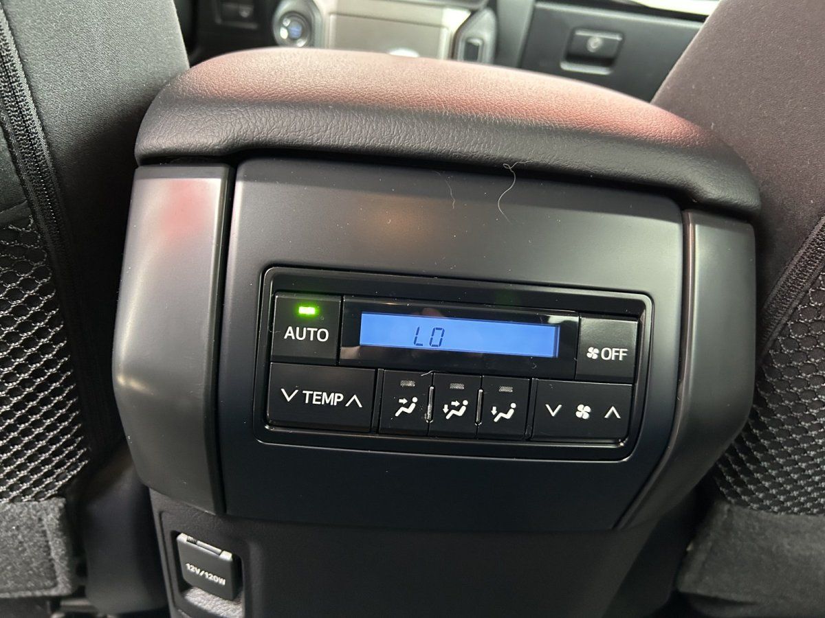 Toyota Land Cruiser   AHK 3.5to LED Kamera