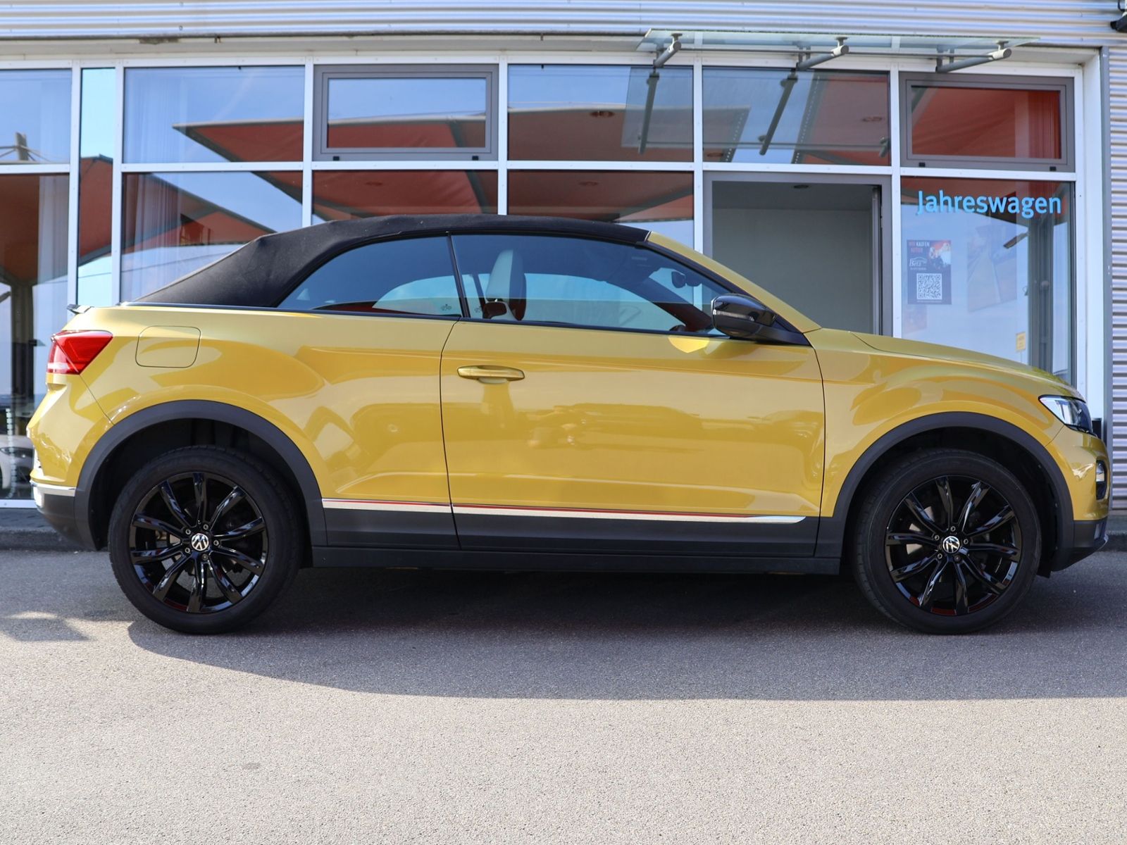 Volkswagen T-Roc Style - Samsaru's Car Outlet