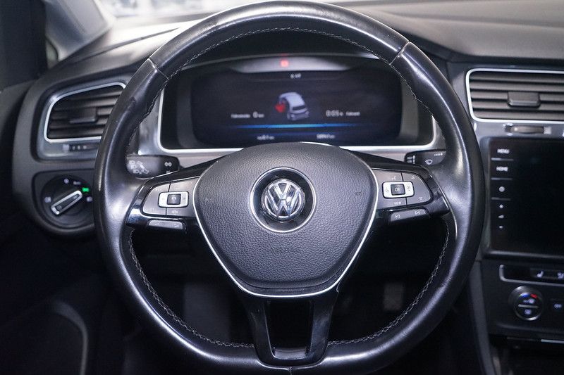 Volkswagen Golf 36 kWh Elektro - Samsaru's Car Outlet
