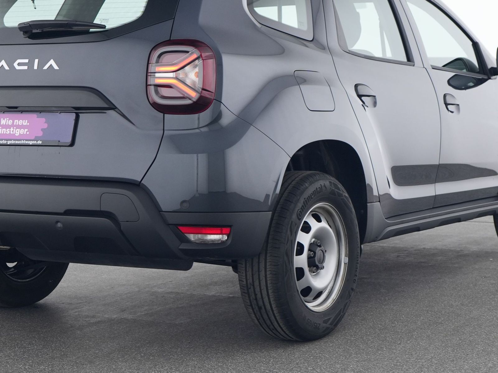 Dacia Duster Essential Dacia Plug - Samsaru's Car Outlet