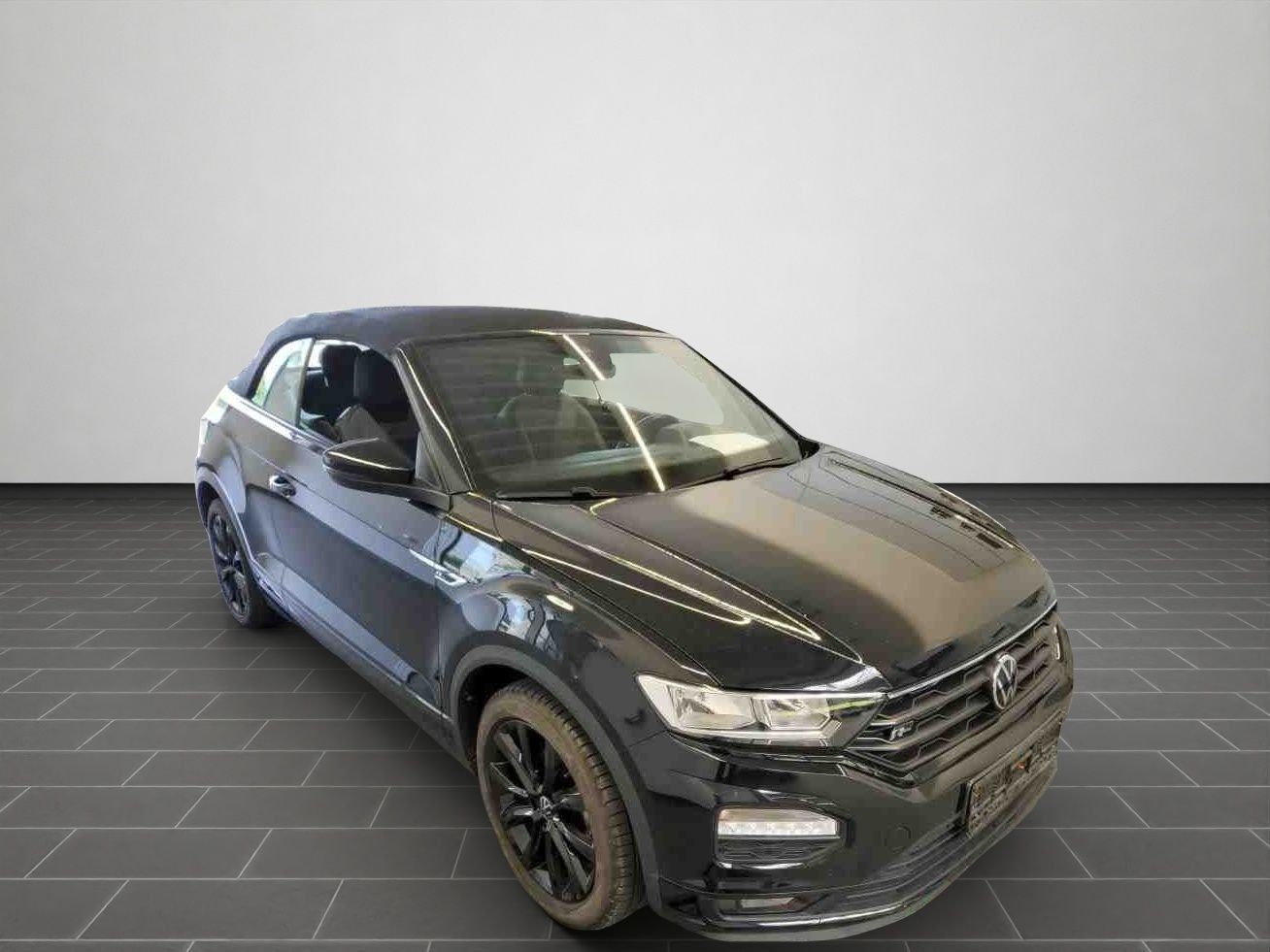 Volkswagen T-Roc R-Line - Samsaru's Car Outlet