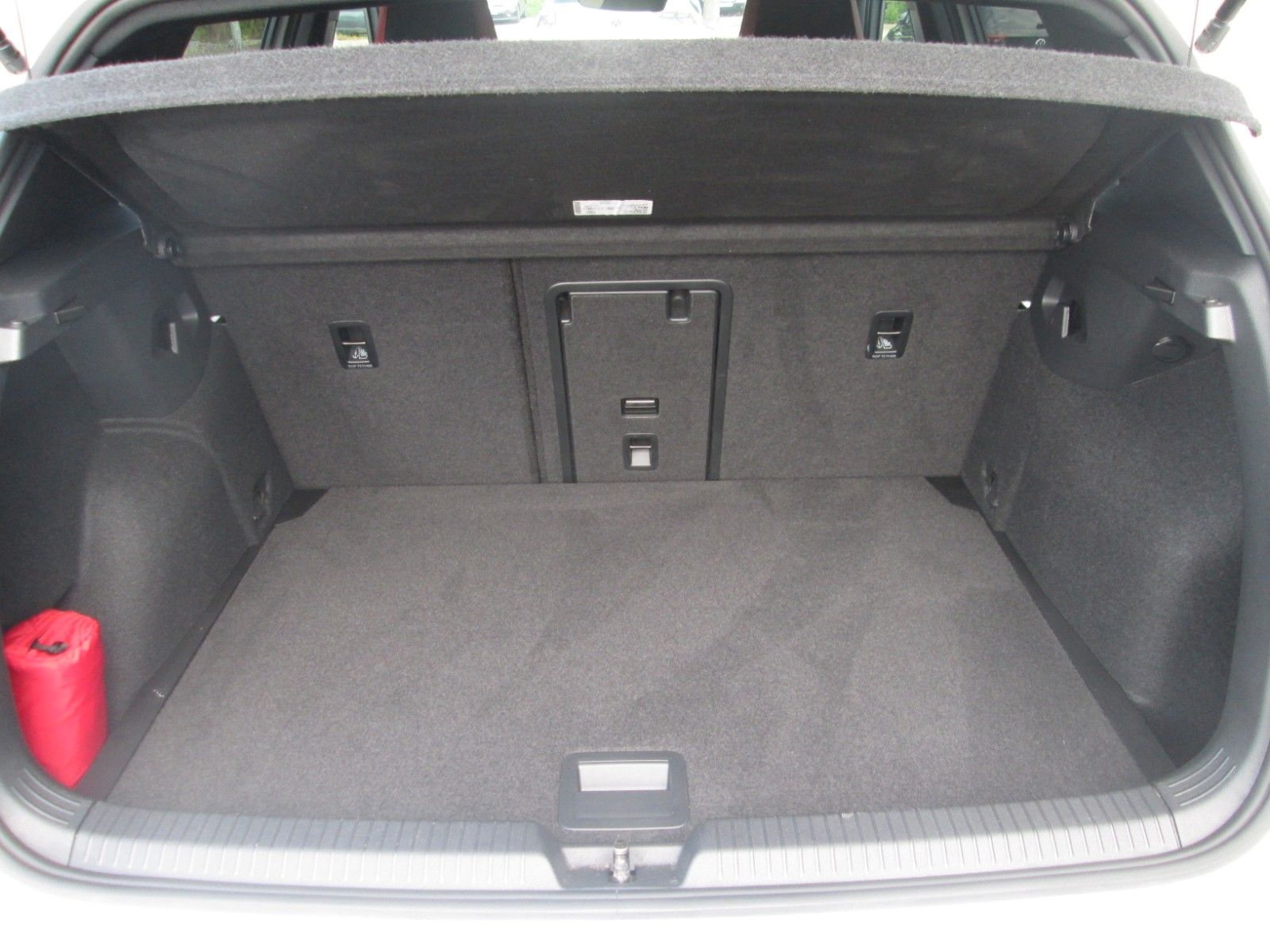 Volkswagen Golf VIII GTI 2.0 TSI - Samsaru's Car Outlet