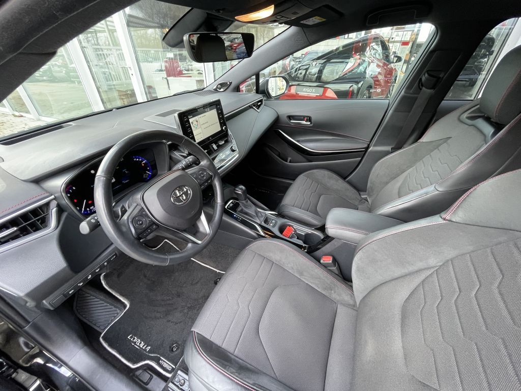 Toyota Corolla 2.0 Hybrid Touring Sports Lounge