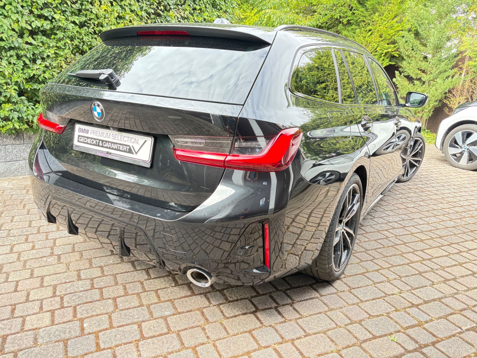 BMW 320 d xDrive M Sport - Samsaru's Car Outlet