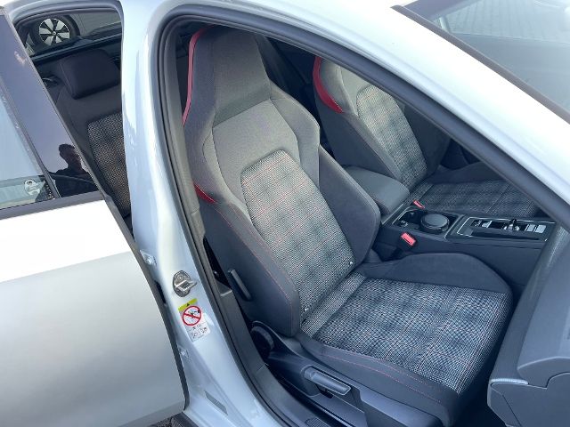 Volkswagen Golf VIII GTI TSI DSG - Samsaru's Car Outlet