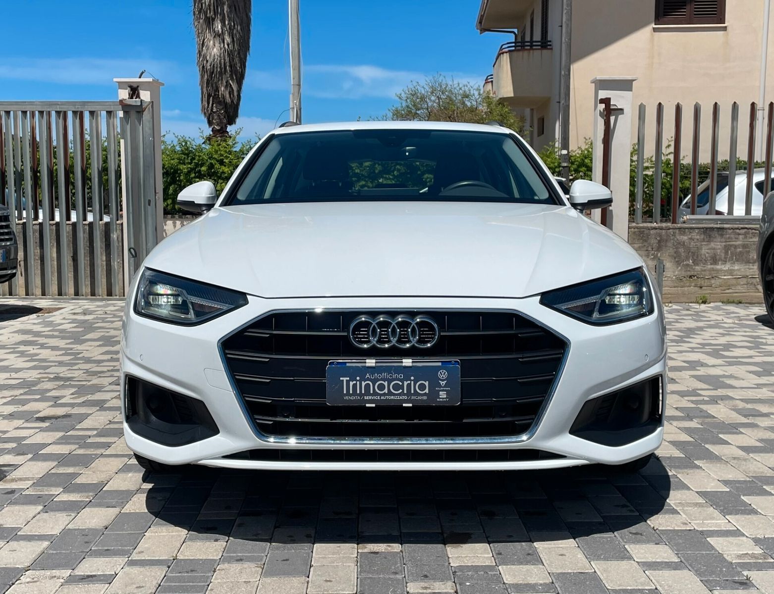 Audi A4 Avant Business 2.0 TDI s-tronic - Samsaru's Car Outlet