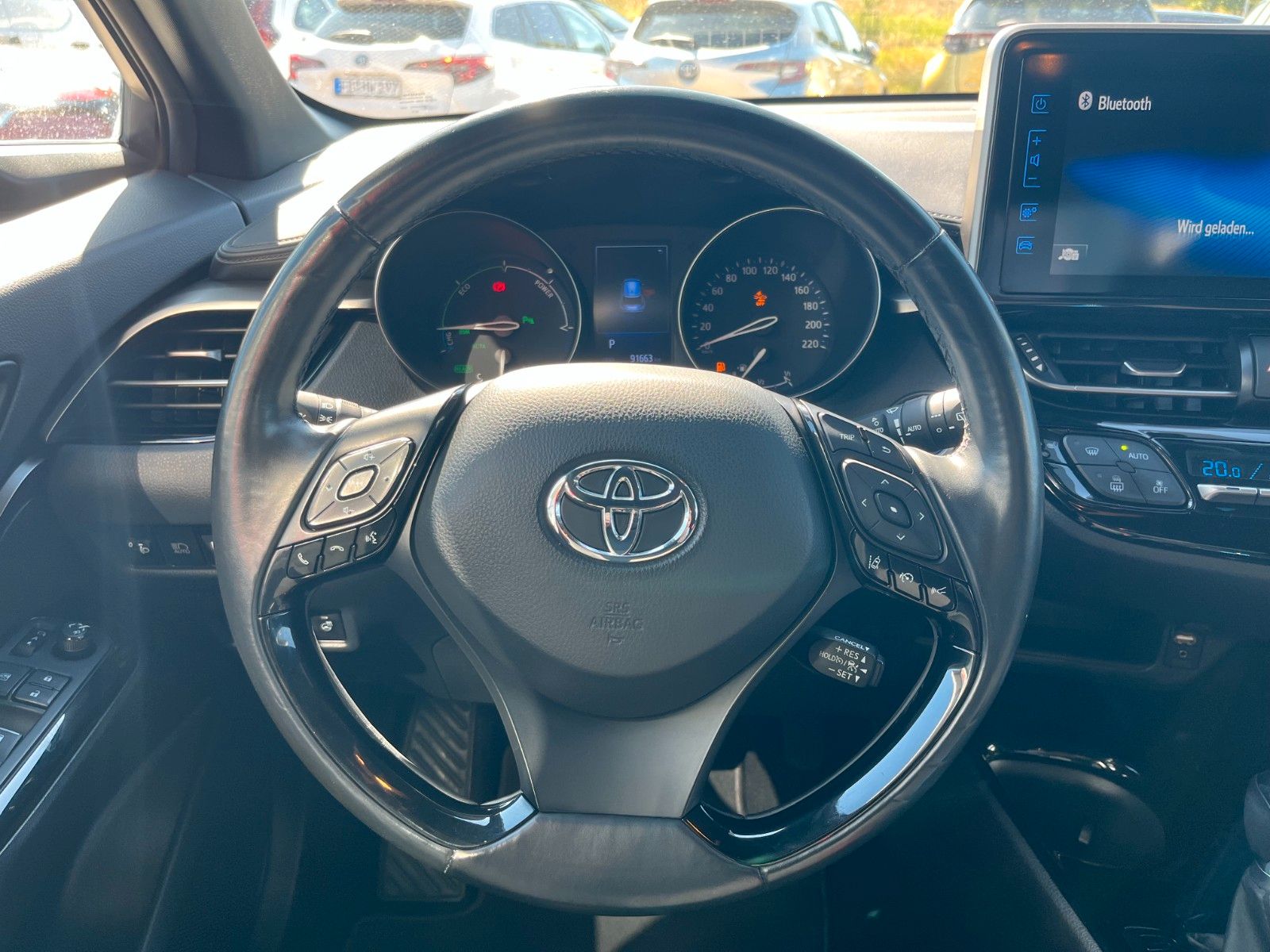 Toyota C-HR Hybrid Club - Samsaru's Car Outlet