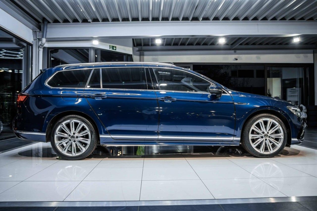 Volkswagen Passat 2.0 TDI DSG 2x R-Line STAHZG H&K PANO AHK