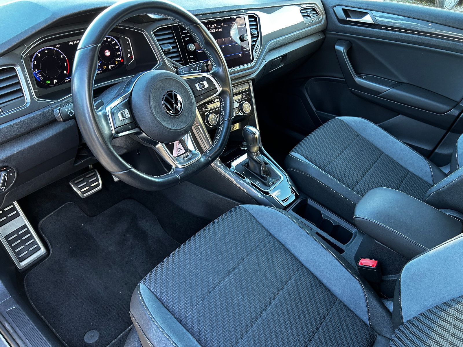 Volkswagen T-Roc Sport R-Line - Samsaru's Car Outlet