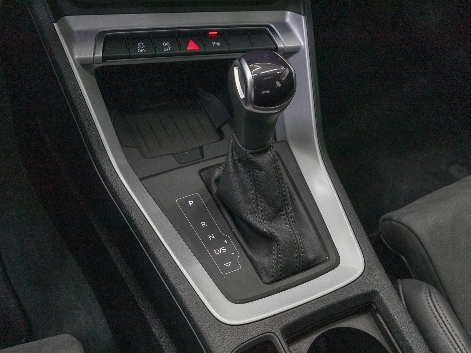 Audi Q3 40 TFSI Q S LINE - Samsaru's Car Outlet