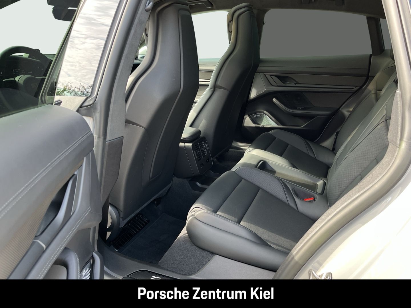 Porsche Taycan Turbo S Sport Turismo Burmester Sunshine-