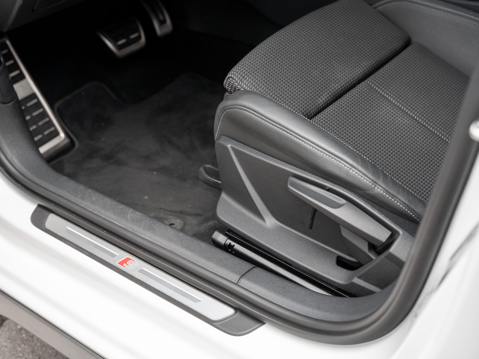 Audi A3 Sportback S line 35 - Samsaru's Car Outlet