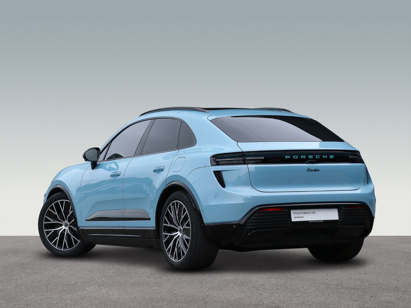 Porsche Macan Turbo InnoDrive HA-Lenkung Surround View