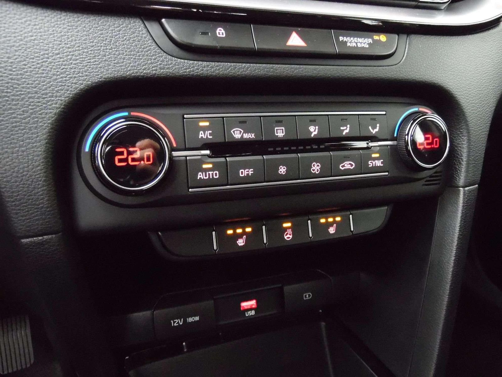 Kia Ceed Vision 1.5T DCT7 - Samsaru's Car Outlet