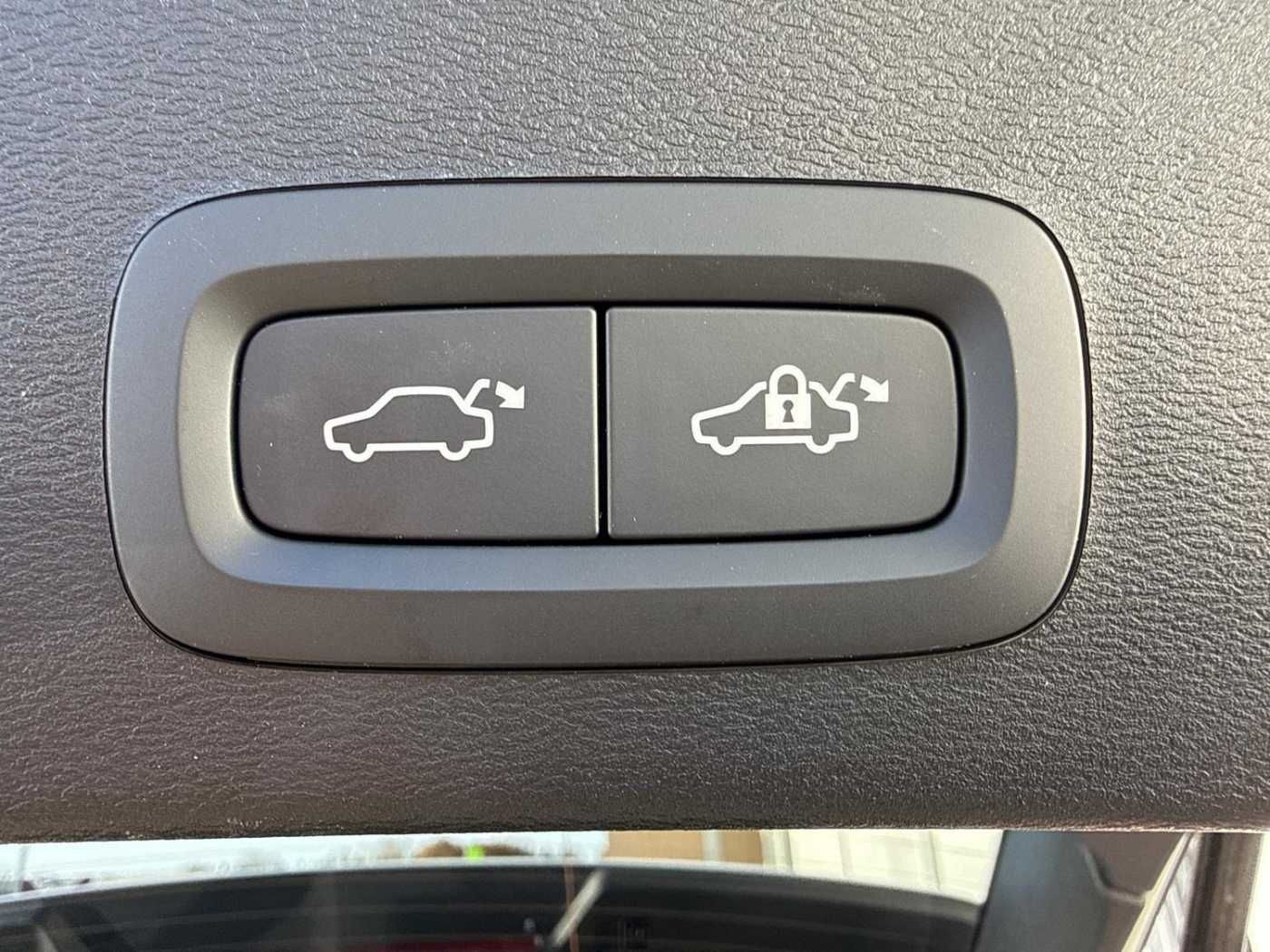 Volvo XC40 Plus Dark