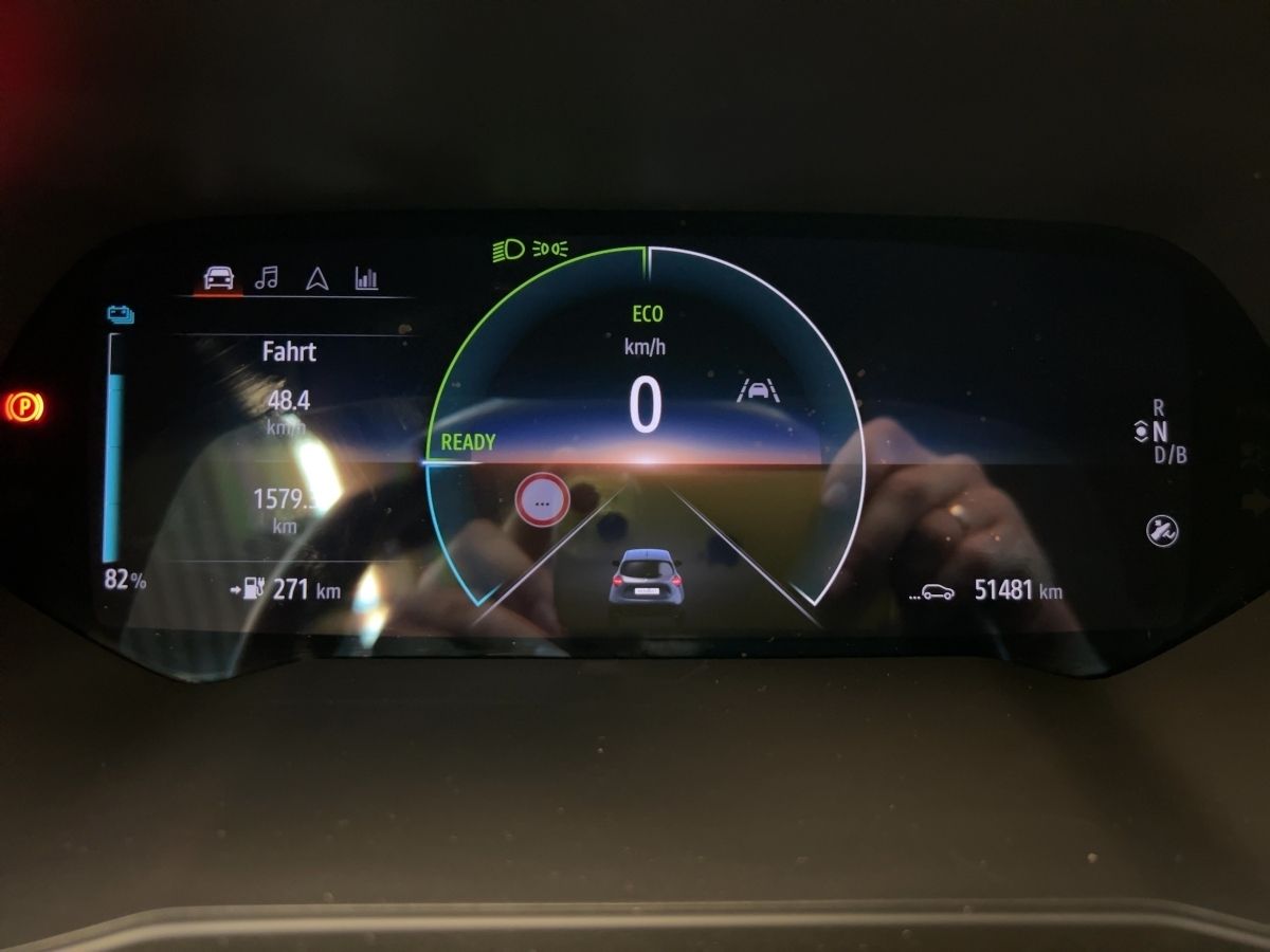 Renault ZOE EXPERIENCE R135 50kWh - Samsaru's Car Outlet