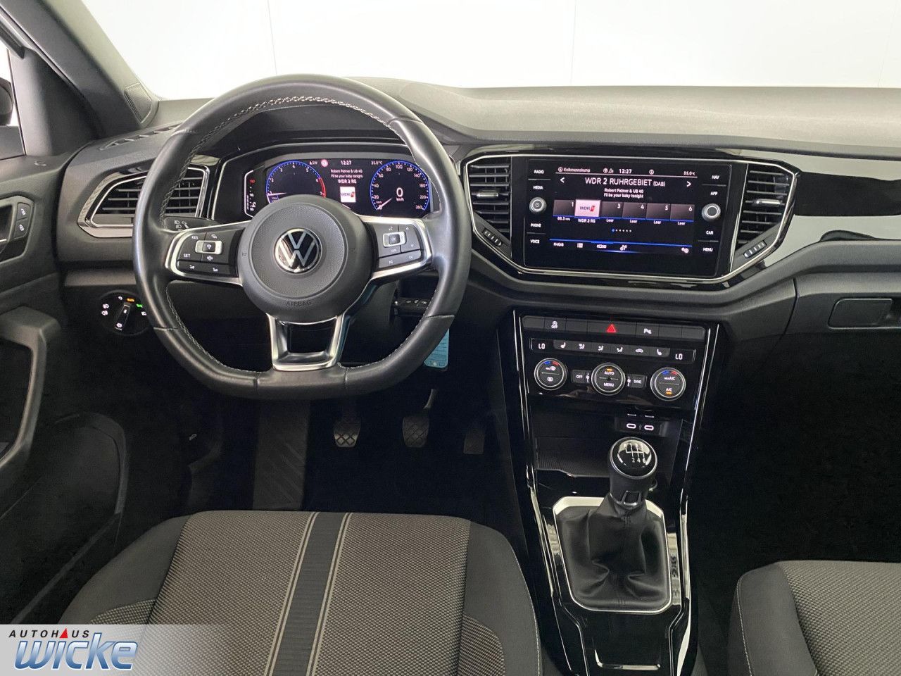 Volkswagen T-Roc 1.5 TSI Style - Samsaru's Car Outlet