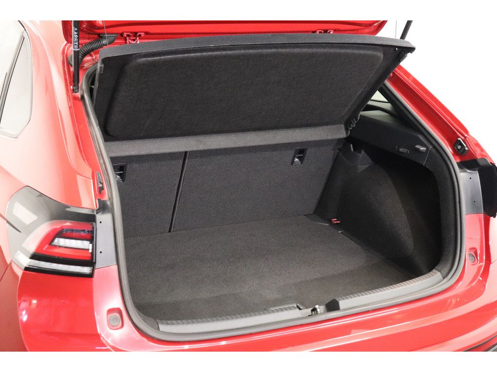 Volkswagen Taigo 1.5 TSI R-Line - Samsaru's Car Outlet