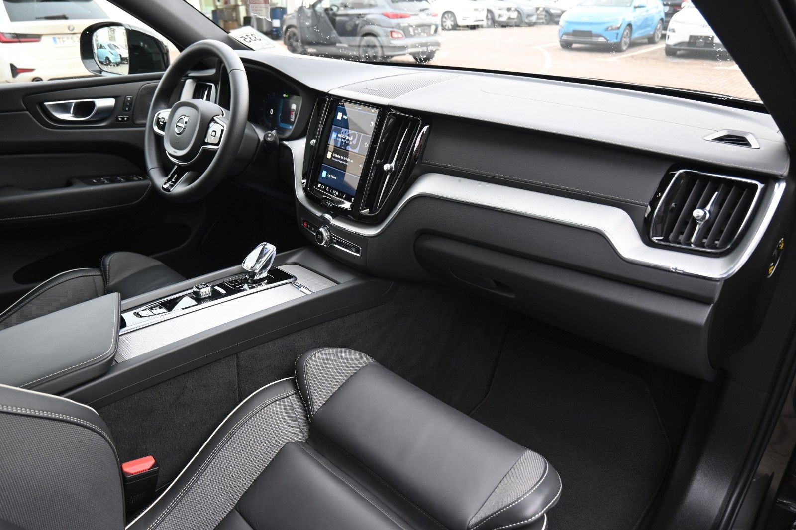 Volvo XC60 B4 AWD Ultimate Dark*LED*PANO*STHZ*