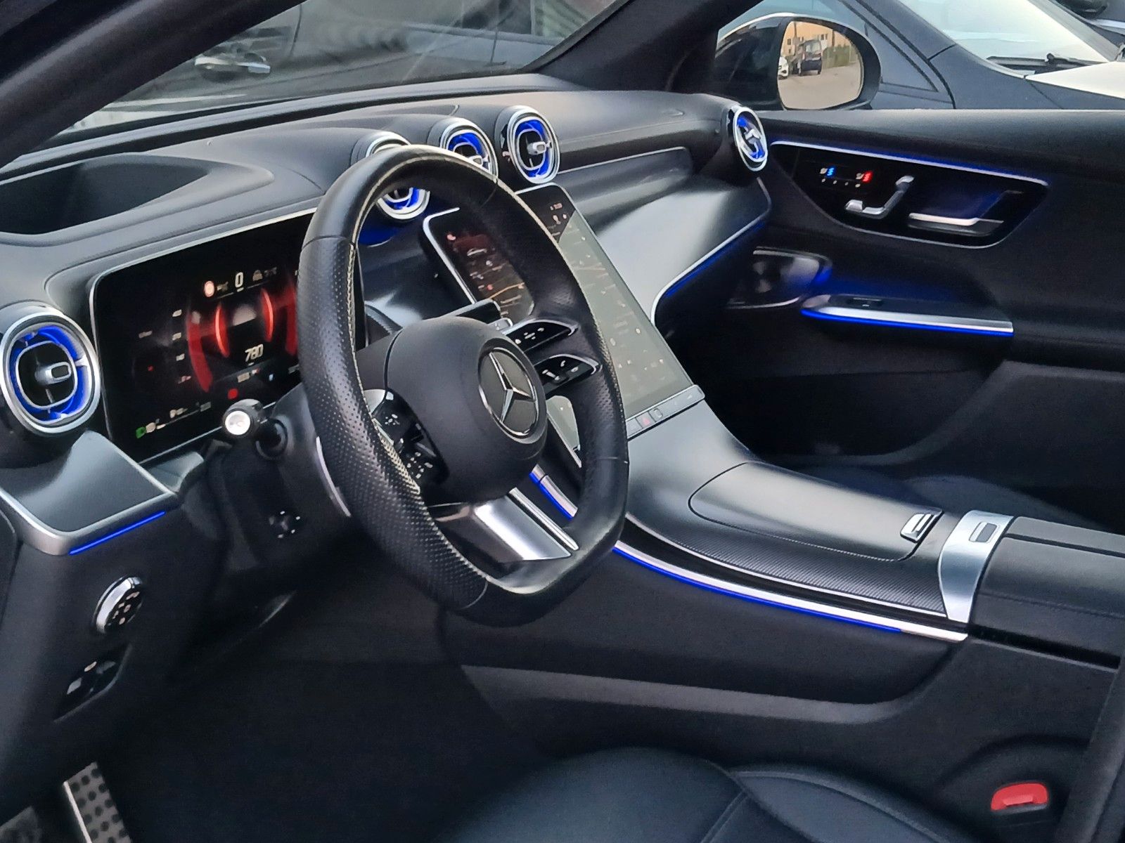 Mercedes-Benz GLC300 AMG Coupe 4M_Pano_360_Sitzklima_Leder_LED