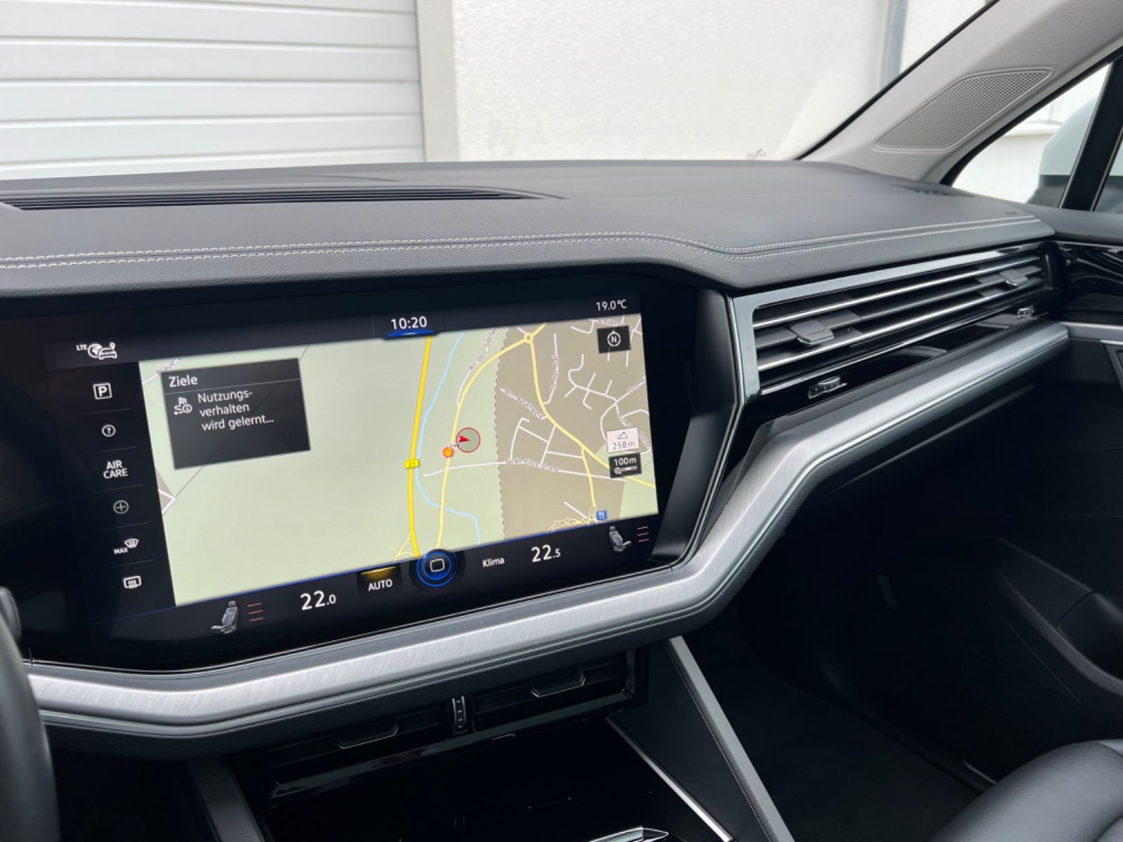 Volkswagen Touareg 4M eHybrid - Samsaru's Car Outlet