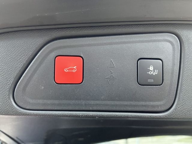 Peugeot 3008 Hybrid 225 e-EAT8 GT Pack 1er Hand
